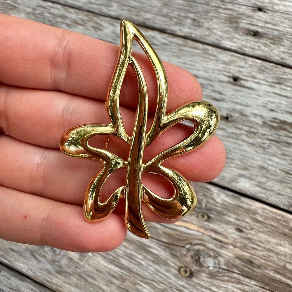 Vintage Jewelry Gold Tone Leaf Brooch Pin
